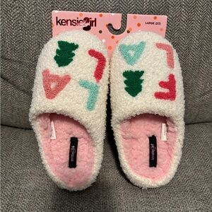 Kensie Girl Christmas Slippers Sz large 2-3